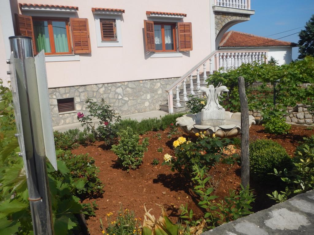 Apartments Petrovic Šilo Δωμάτιο φωτογραφία