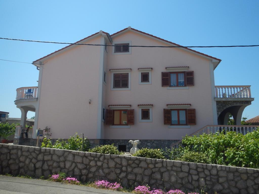 Apartments Petrovic Šilo Εξωτερικό φωτογραφία