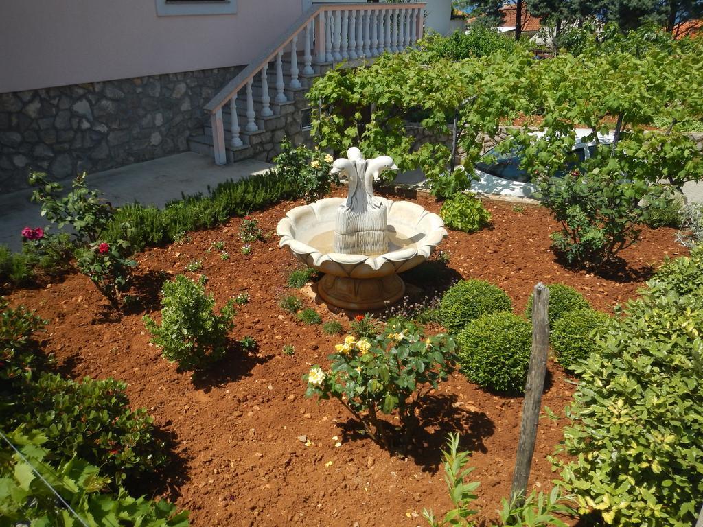 Apartments Petrovic Šilo Δωμάτιο φωτογραφία