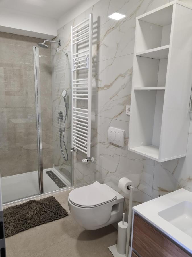 Apartments Petrovic Šilo Εξωτερικό φωτογραφία