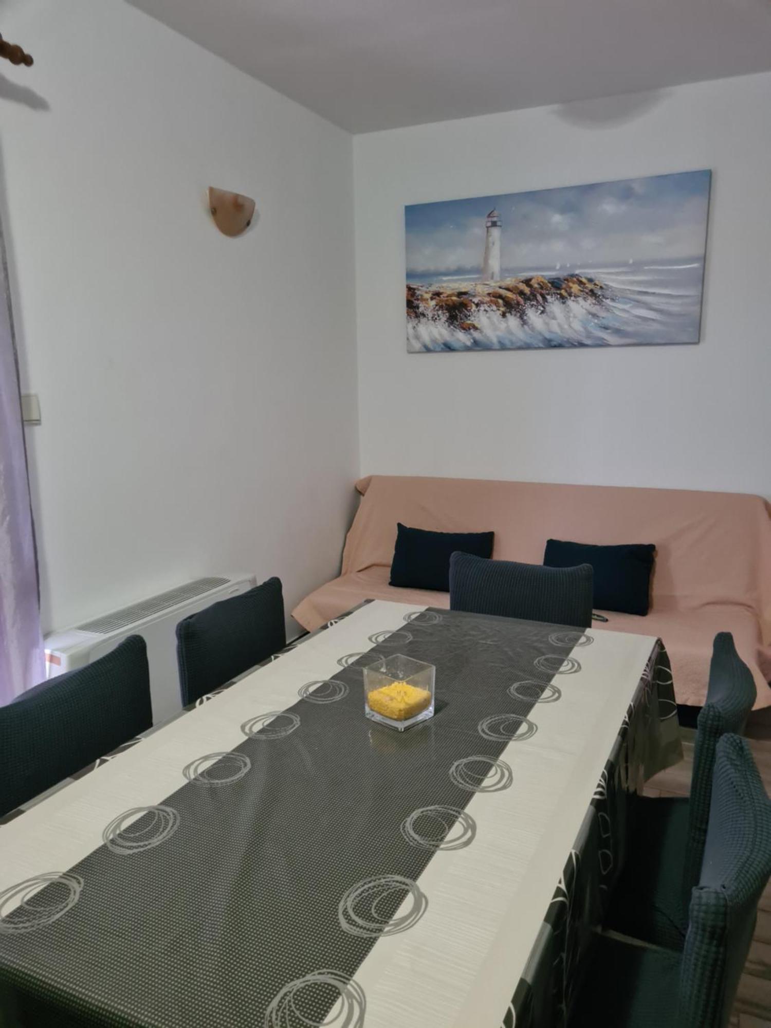 Apartments Petrovic Šilo Εξωτερικό φωτογραφία