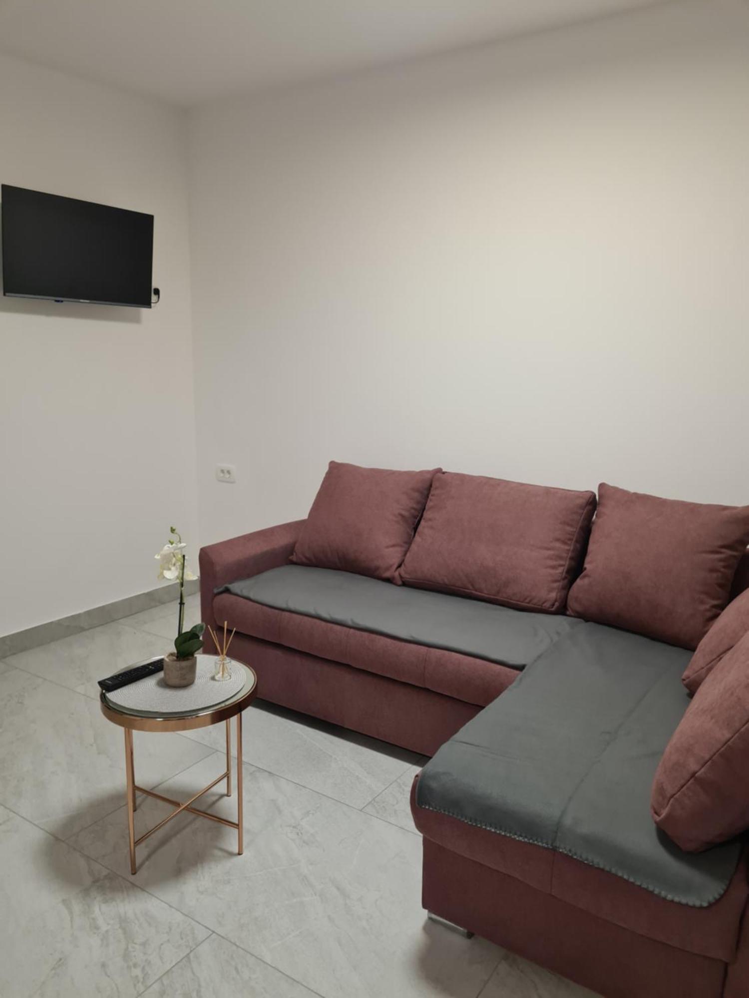 Apartments Petrovic Šilo Εξωτερικό φωτογραφία