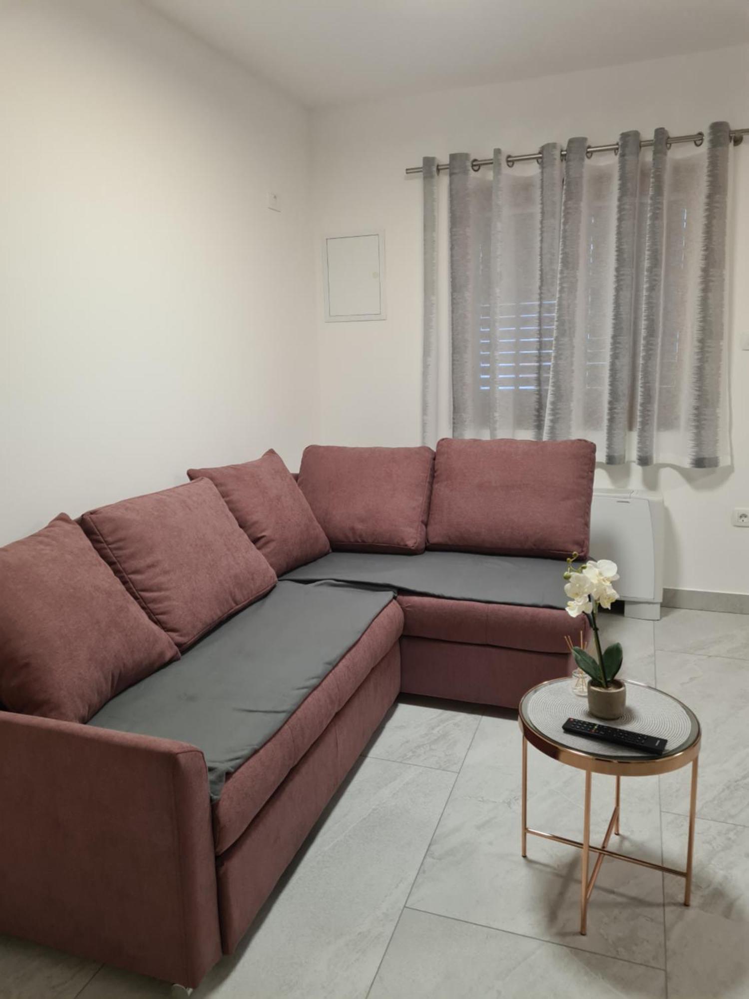 Apartments Petrovic Šilo Εξωτερικό φωτογραφία