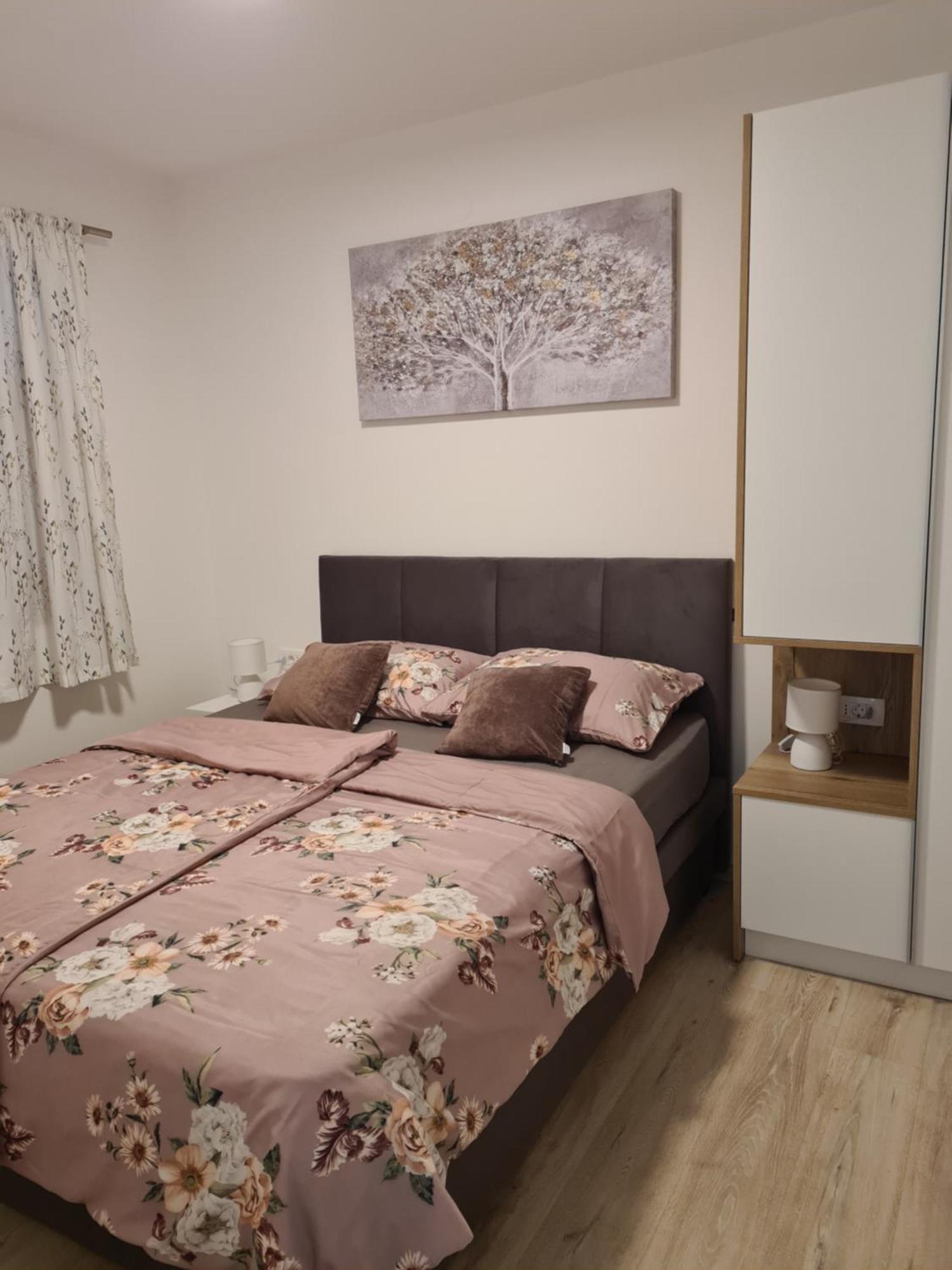 Apartments Petrovic Šilo Εξωτερικό φωτογραφία