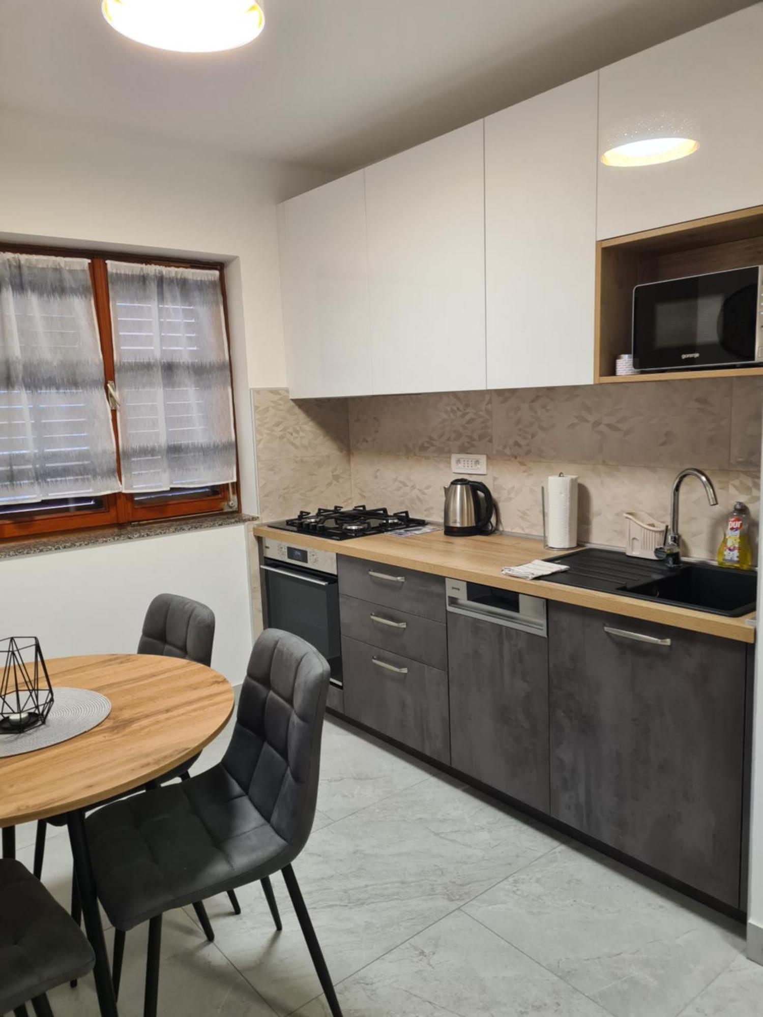 Apartments Petrovic Šilo Εξωτερικό φωτογραφία
